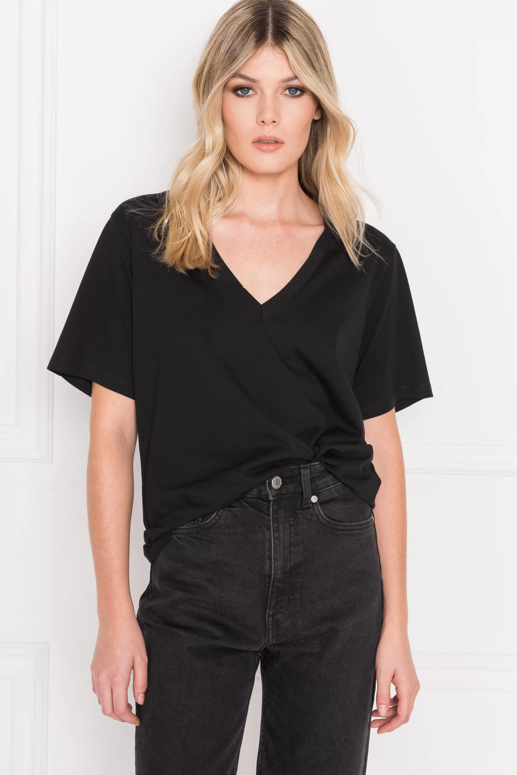 Best Sale LAMARQUE CECILIA | Deep V-neck Tee Black