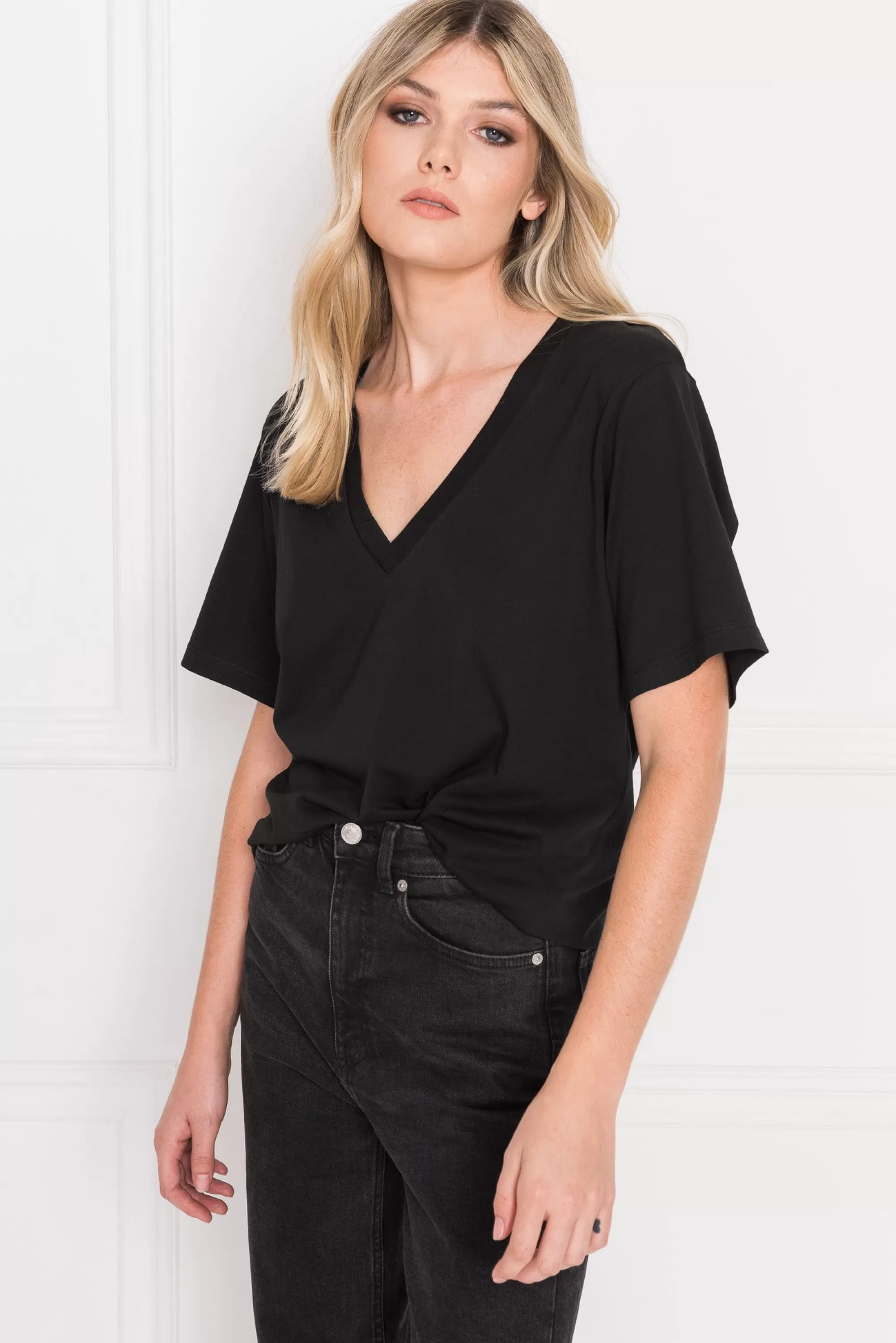 Best Sale LAMARQUE CECILIA | Deep V-neck Tee Black